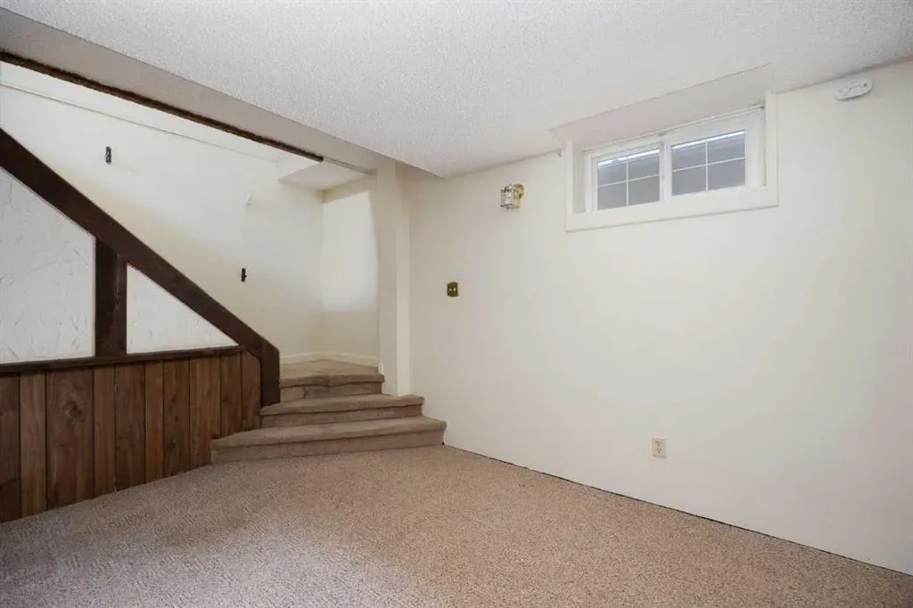 13 Saunderson Avenue