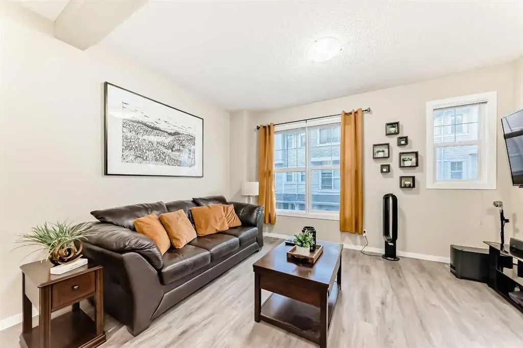 49 New Brighton Point SE