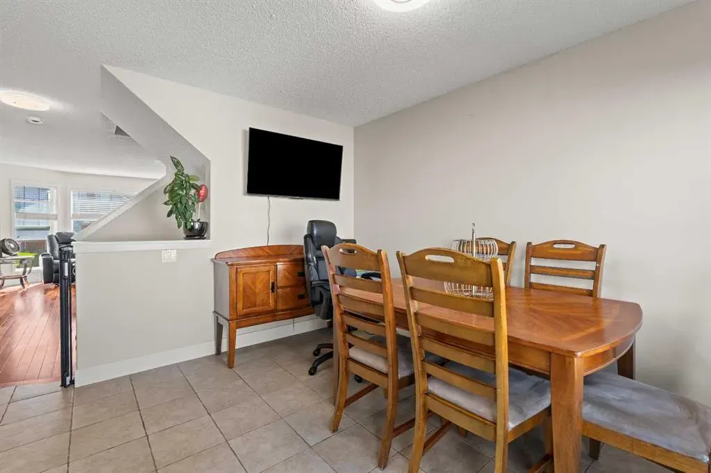 199 Cranberry Close SE
