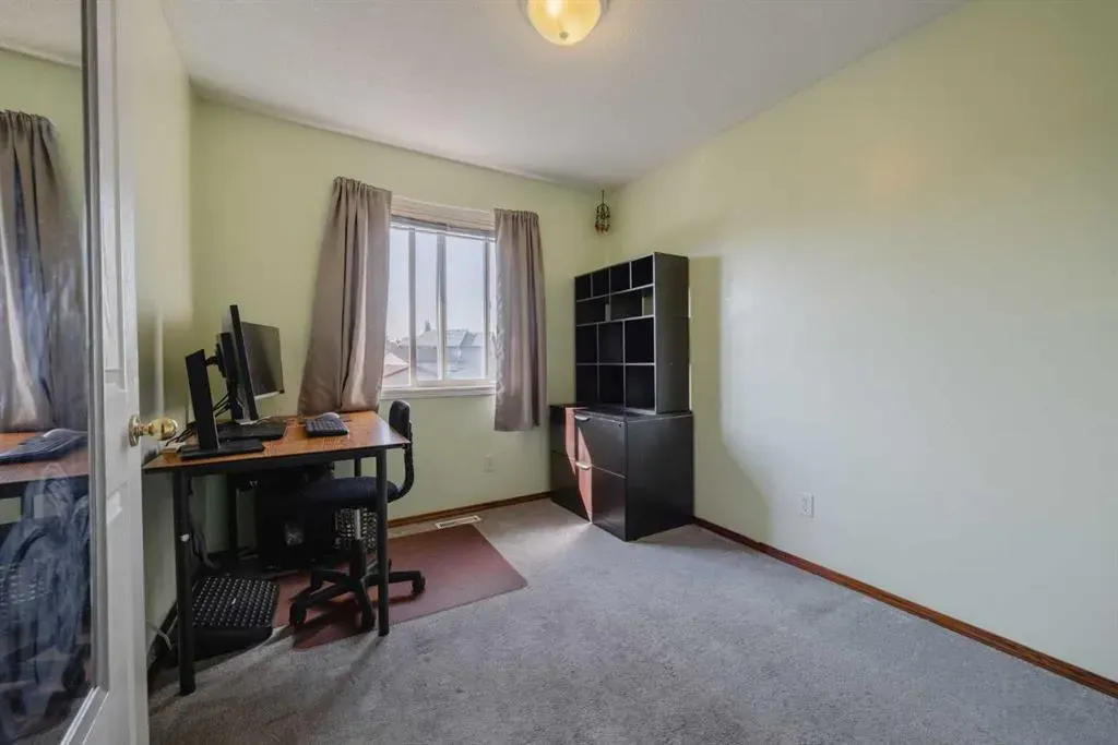 276 Cramond Close SE