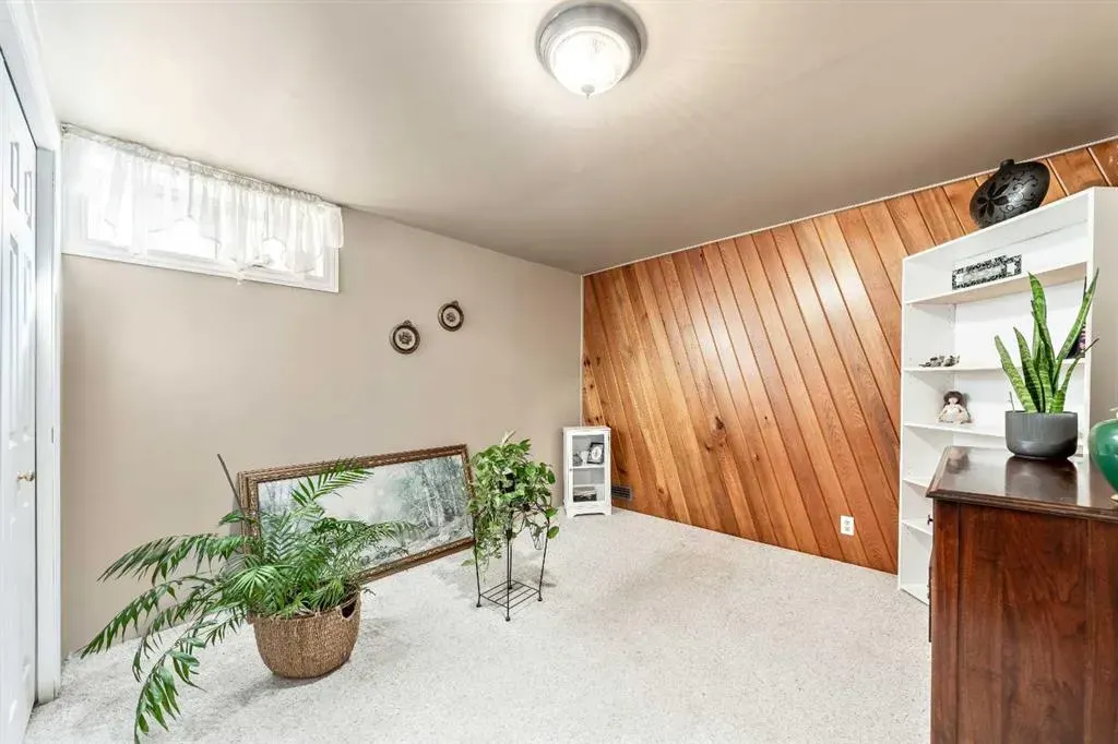 508 Canterbury Drive SW
