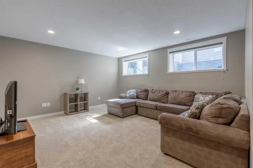 2713 Elm Drive