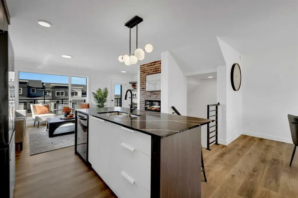 26 Violet Point