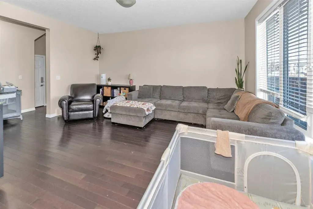568 Windbrook Heights SW