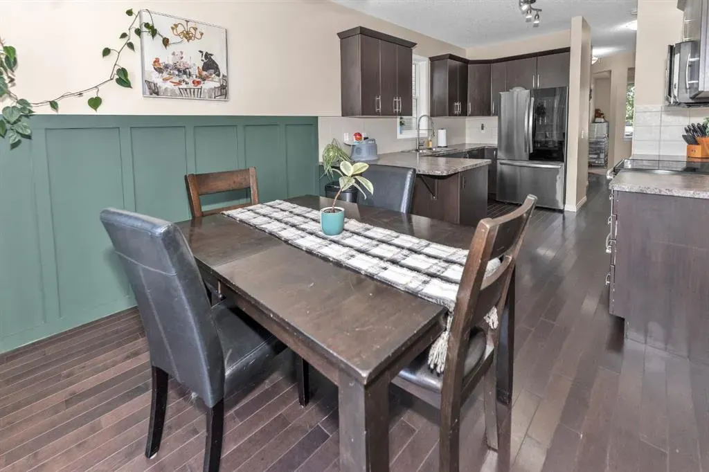 568 Windbrook Heights SW