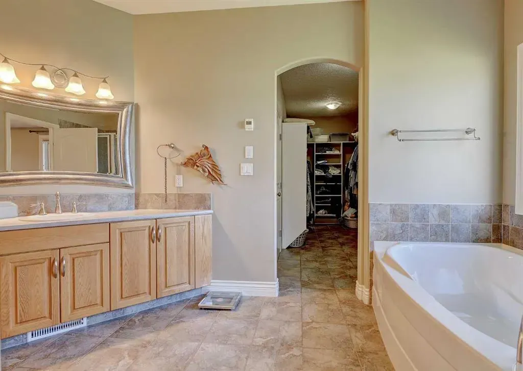 1716 60017 TWP RD 704A