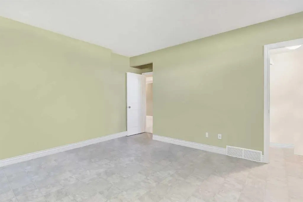 1716 60017 TWP RD 704A