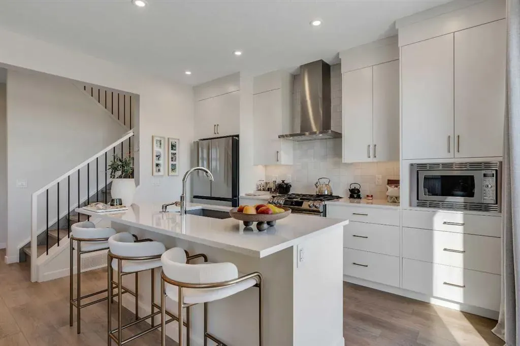 90 Savoy Landing SE