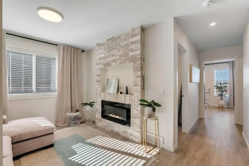 90 Savoy Landing SE
