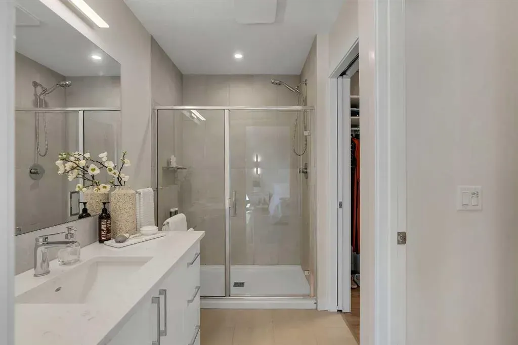 90 Savoy Landing SE