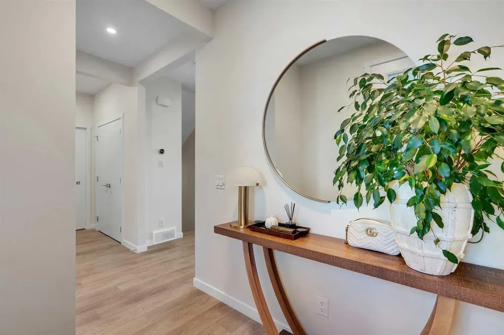90 Savoy Landing SE