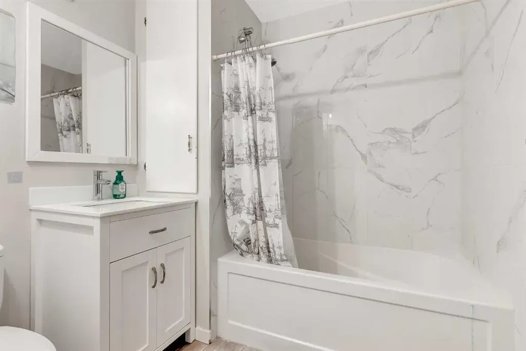 314 Regal Park NE