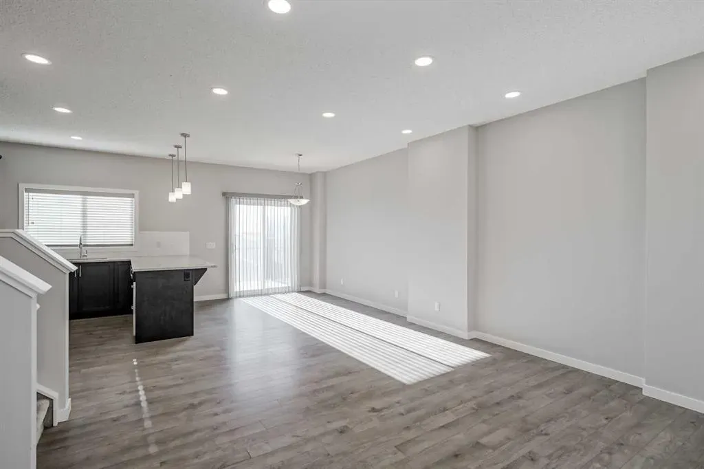 170 Carringvue Park NW