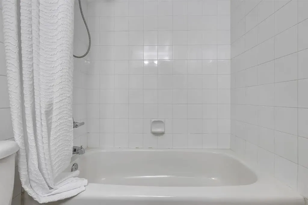 1123 13 Avenue SW, #106