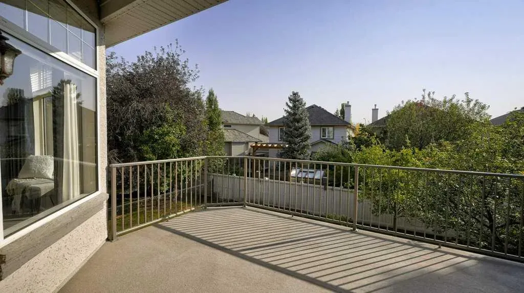 142 Mt Alberta View SE