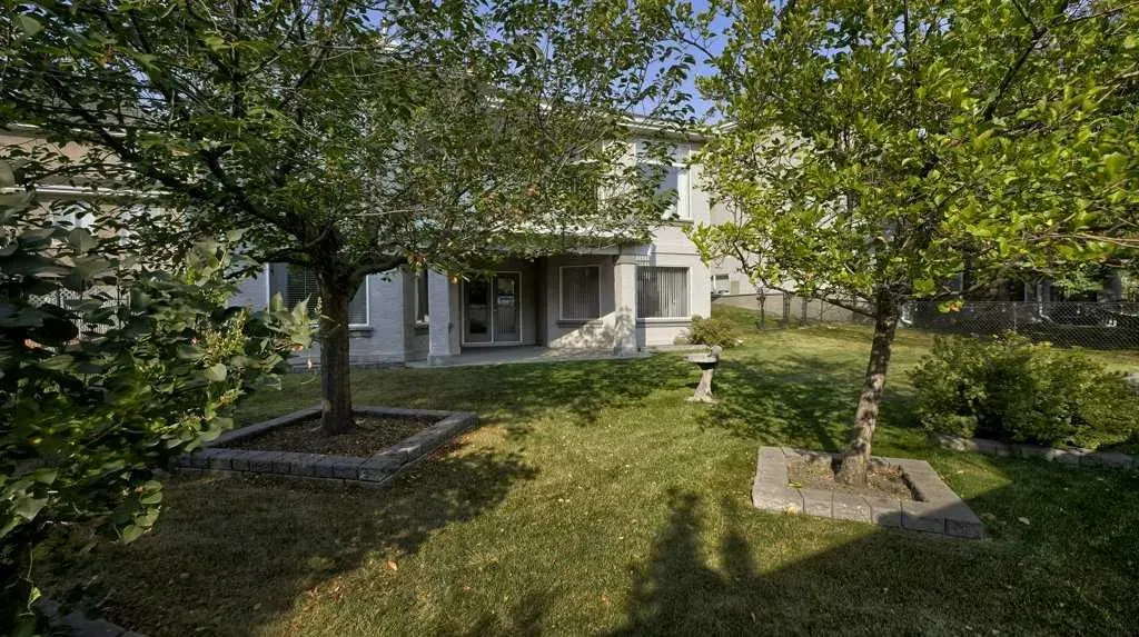 142 Mt Alberta View SE