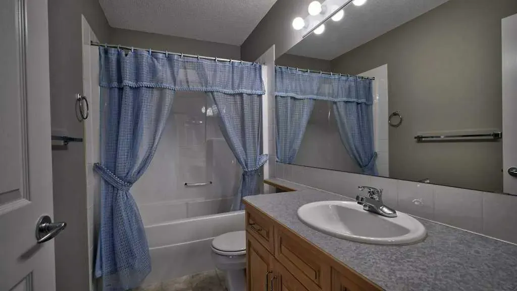 142 Mt Alberta View SE
