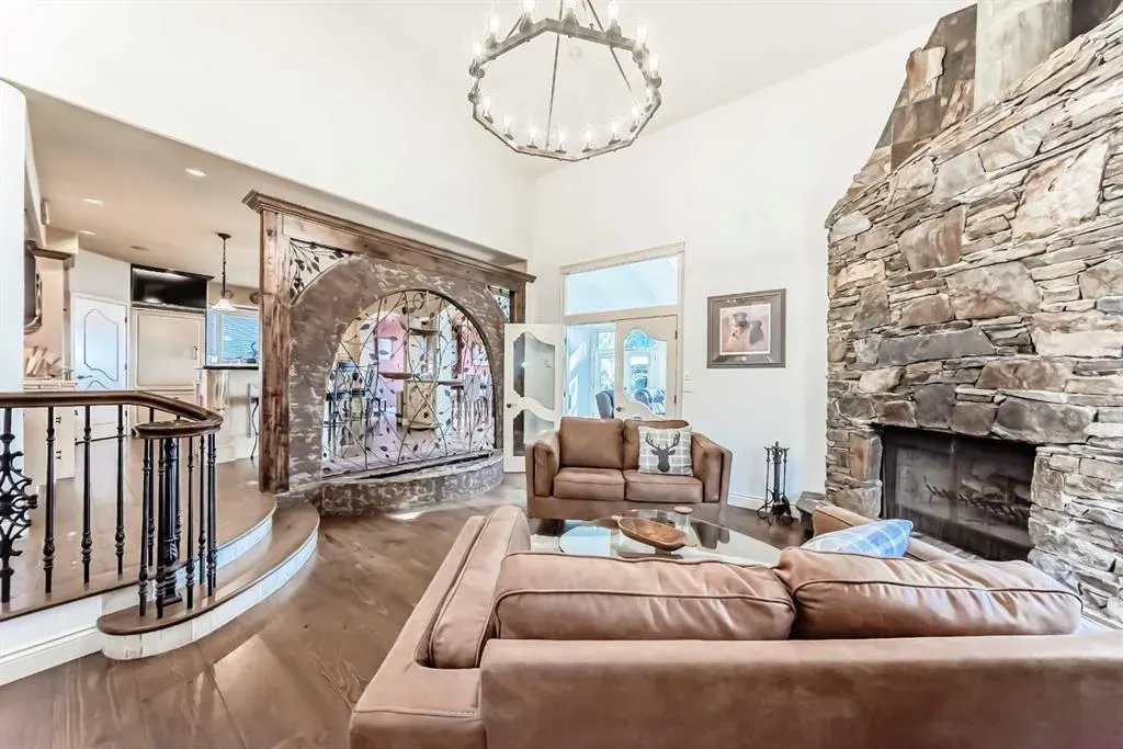 716 West Chestermere Drive