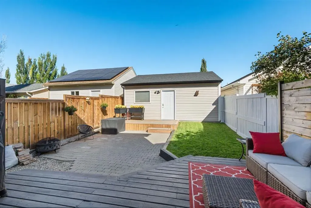 76 Prestwick Heights SE