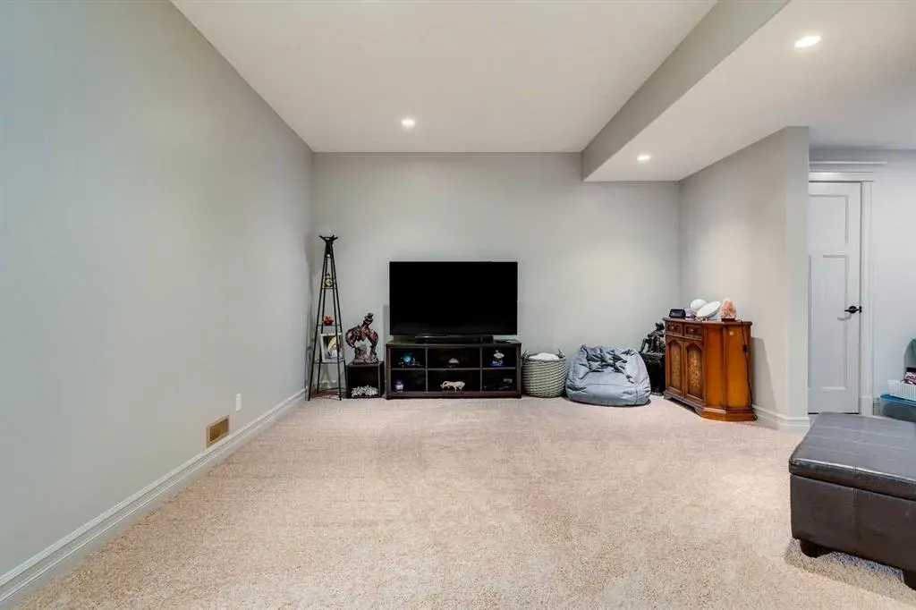 3 Kincora Glen Bay NW