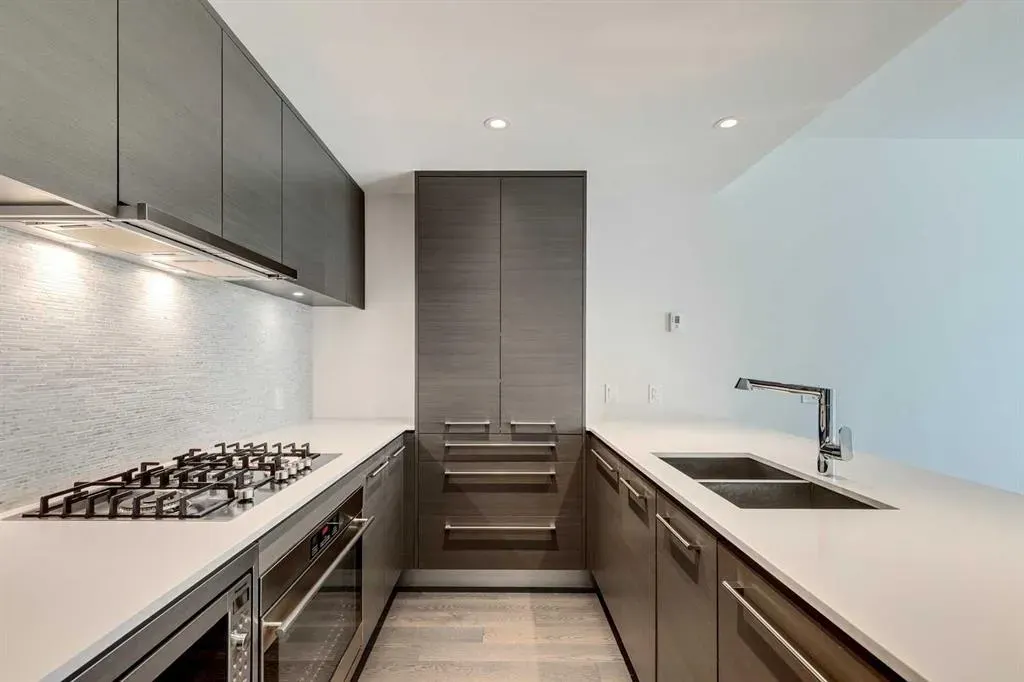 1025 5 Avenue SW, #312