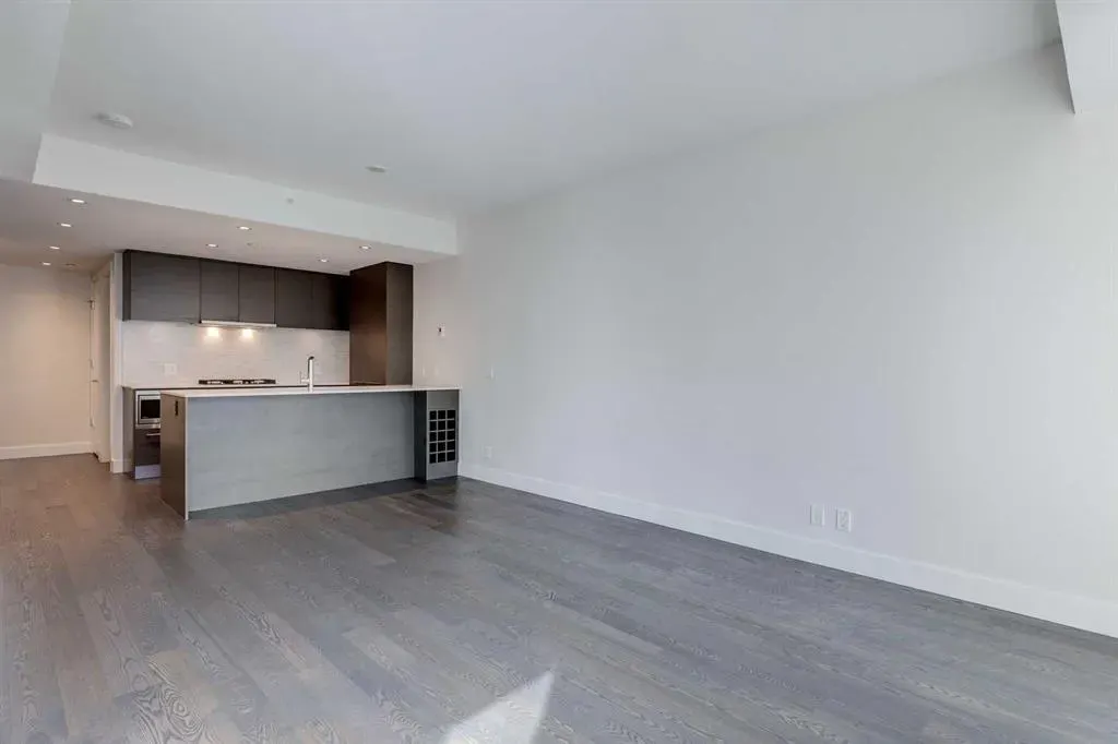 1025 5 Avenue SW, #312