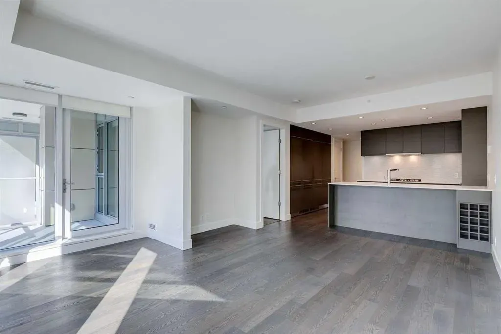 1025 5 Avenue SW, #312