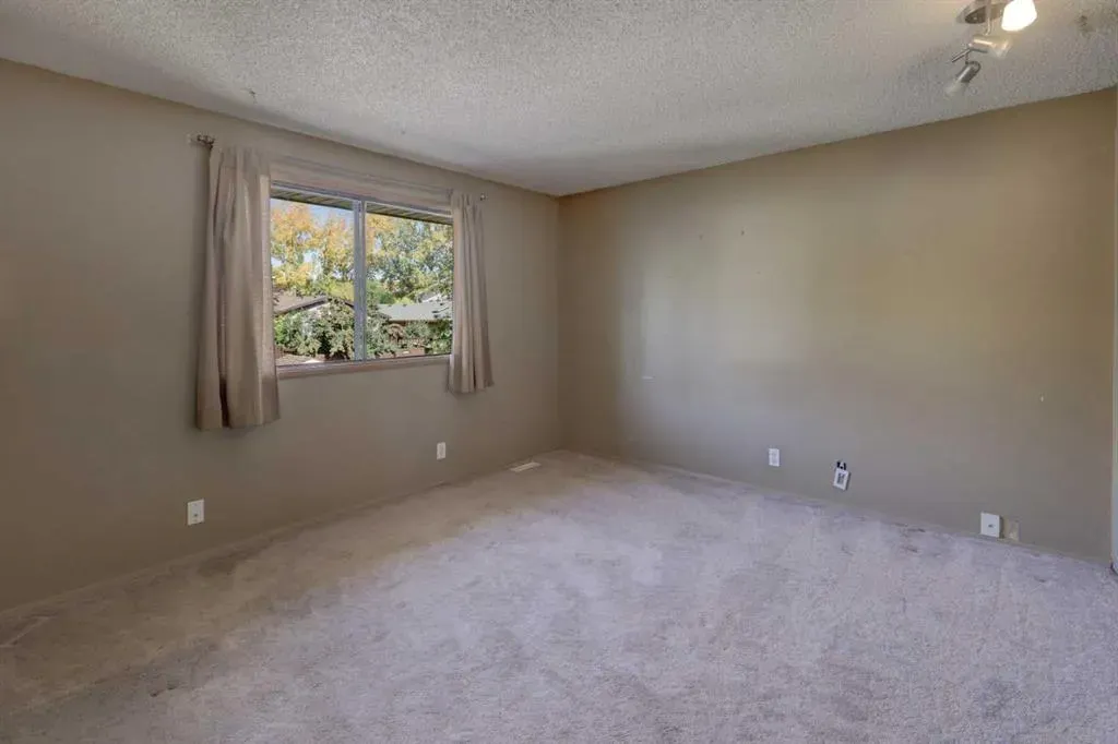 324 Ranchview Court NW