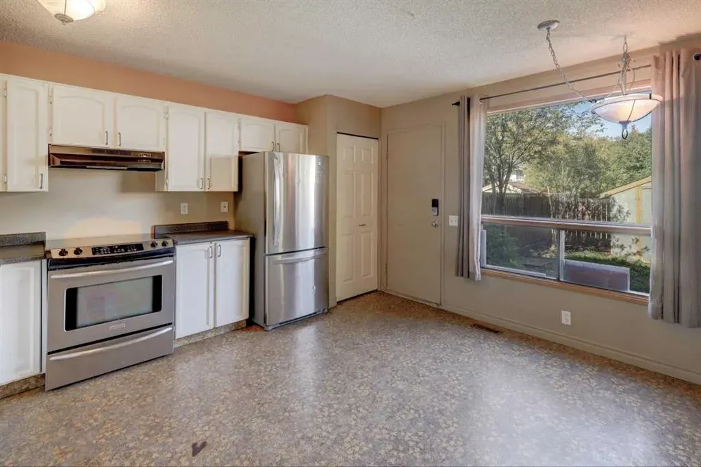 324 Ranchview Court NW