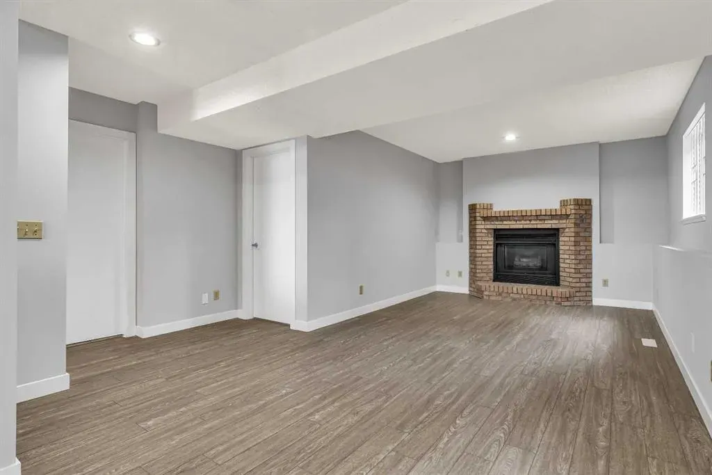 134 Laguna Circle NE