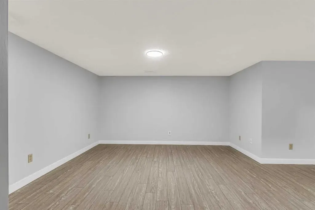 134 Laguna Circle NE