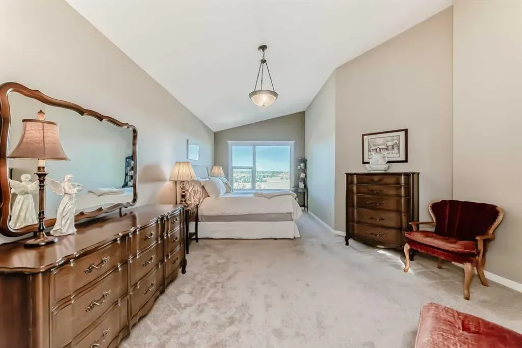 53 Mt Alberta View SE