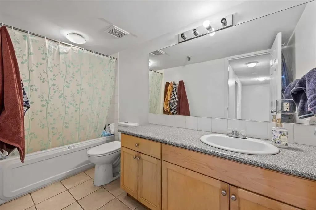 1919 17 Avenue SW, #207