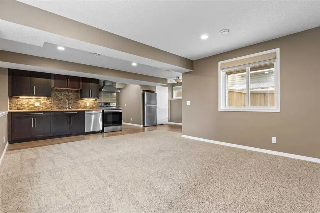 381 Kincora Glen Rise NW