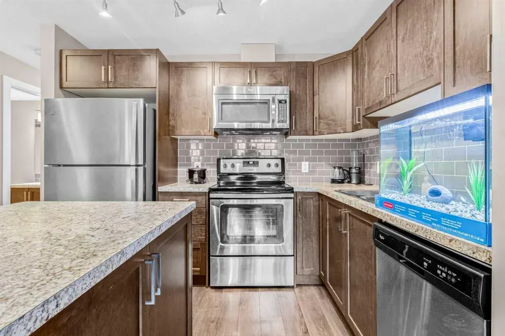 156 Evanscrest Gardens NW