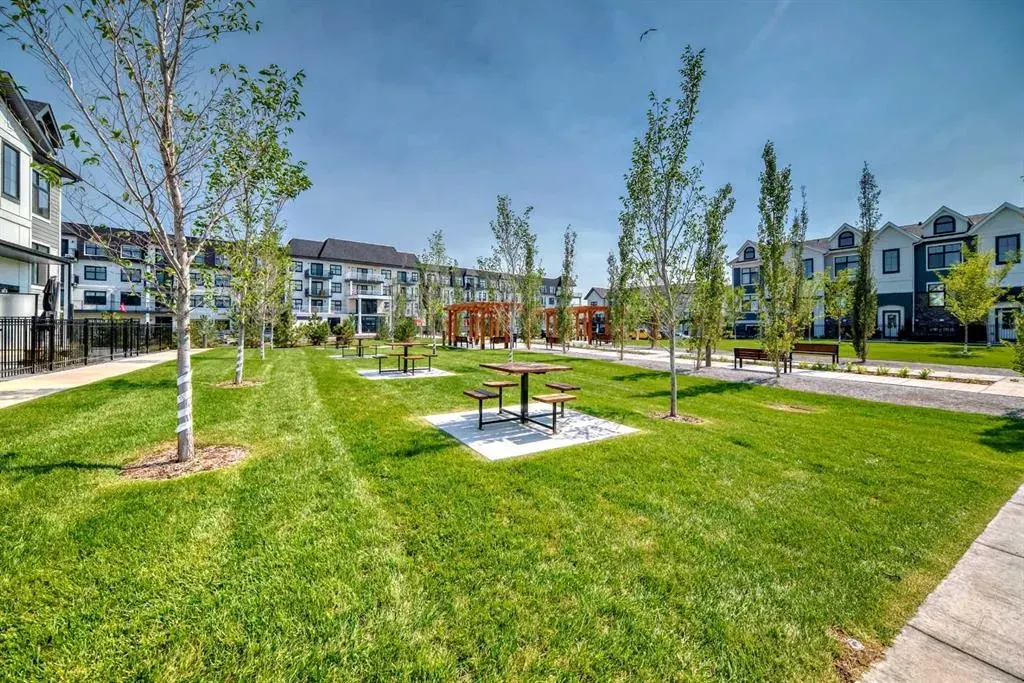 153 Les Jardins Park SE