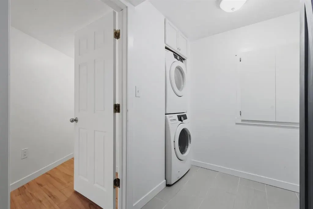 7 Copperpond Landing SE