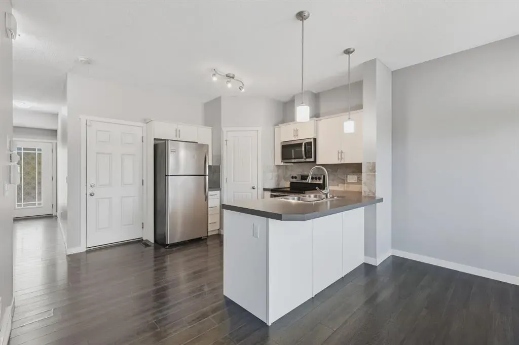 7 Copperpond Landing SE