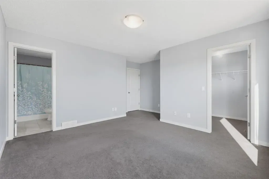 7 Copperpond Landing SE