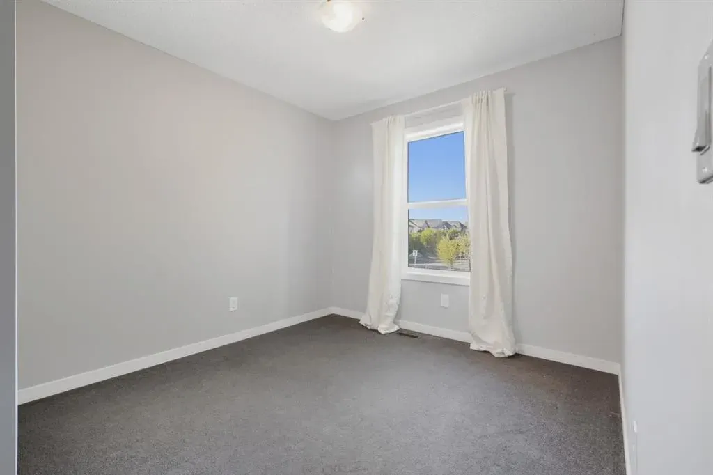 7 Copperpond Landing SE