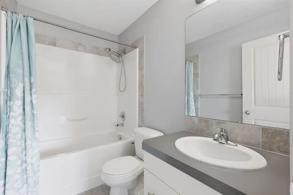 7 Copperpond Landing SE