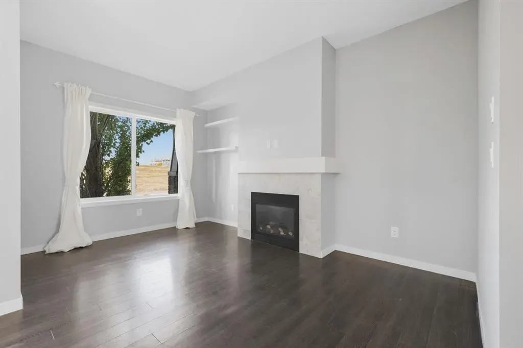 7 Copperpond Landing SE