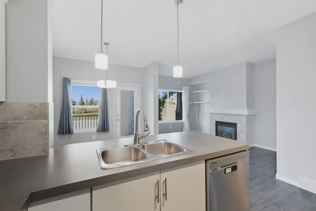 7 Copperpond Landing SE