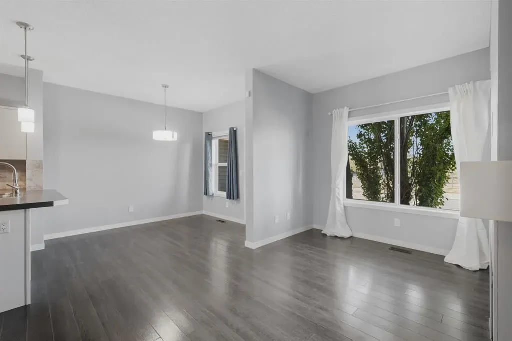 7 Copperpond Landing SE