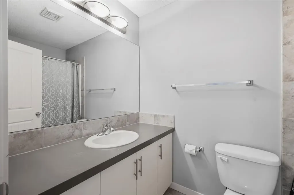 7 Copperpond Landing SE