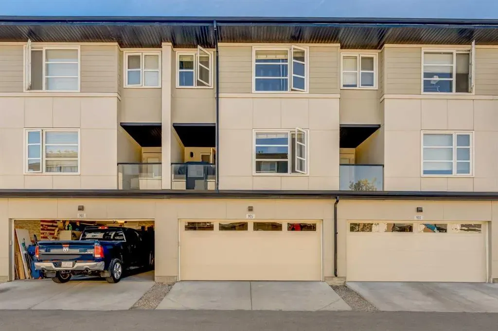 905 Evansridge Park NW