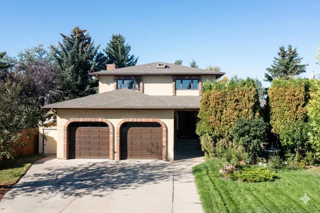 107 Temple Crescent W