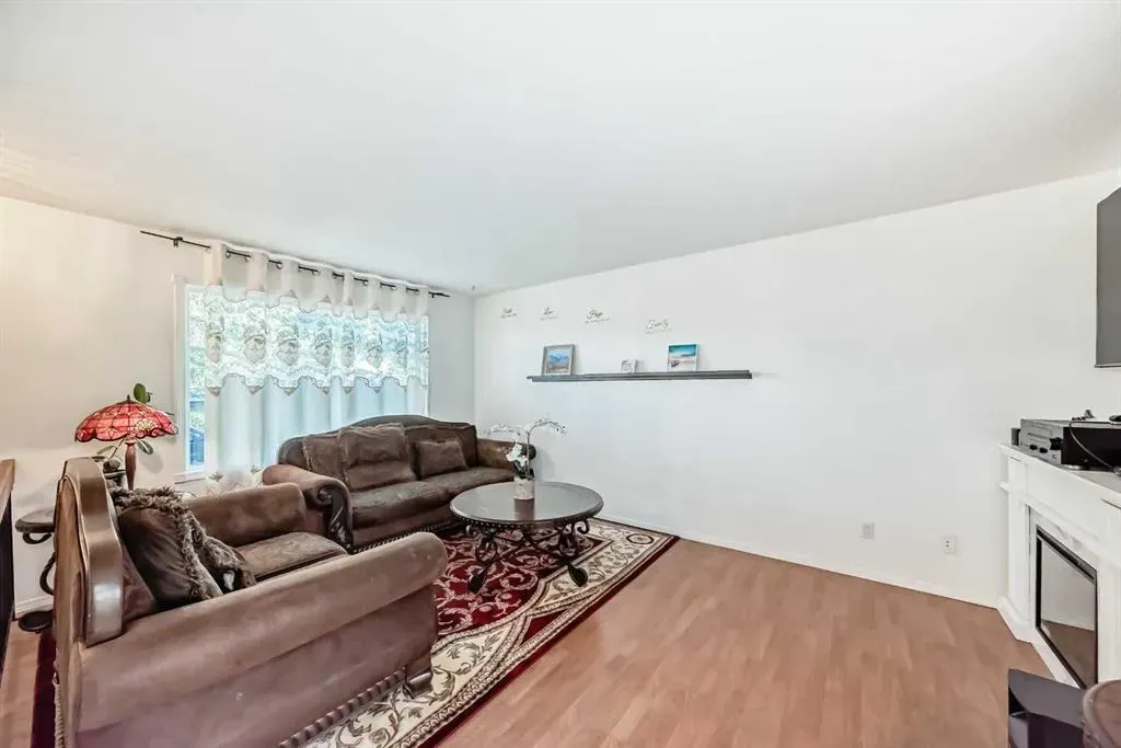 13 Brentwood Drive