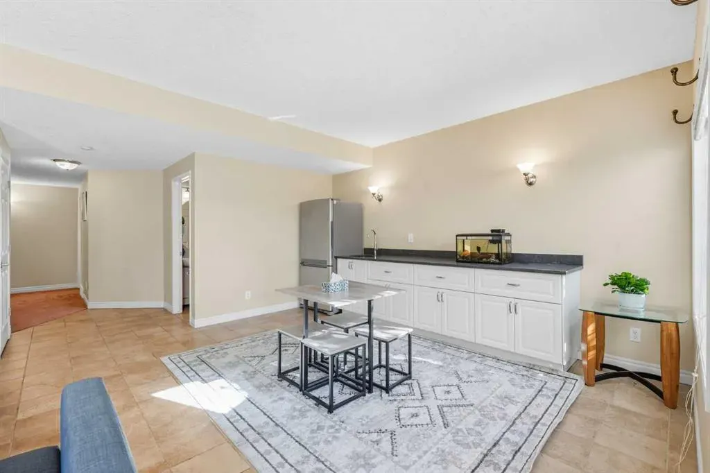 7 Panatella Close NW