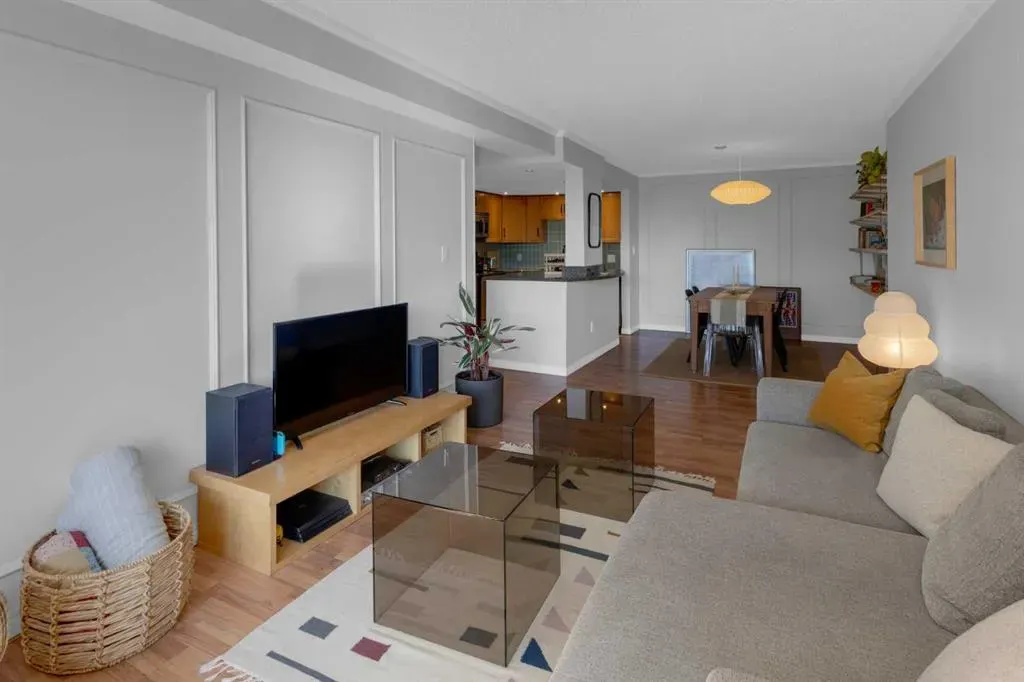 354 3 Avenue NE, #403